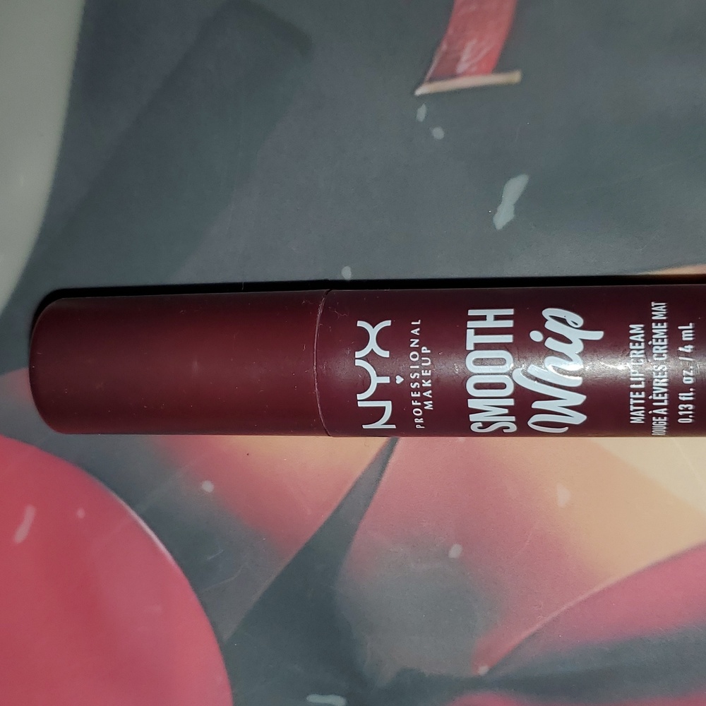 NYX  Smooth whip lip